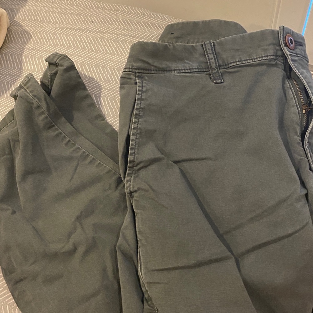 Hollister Chinos